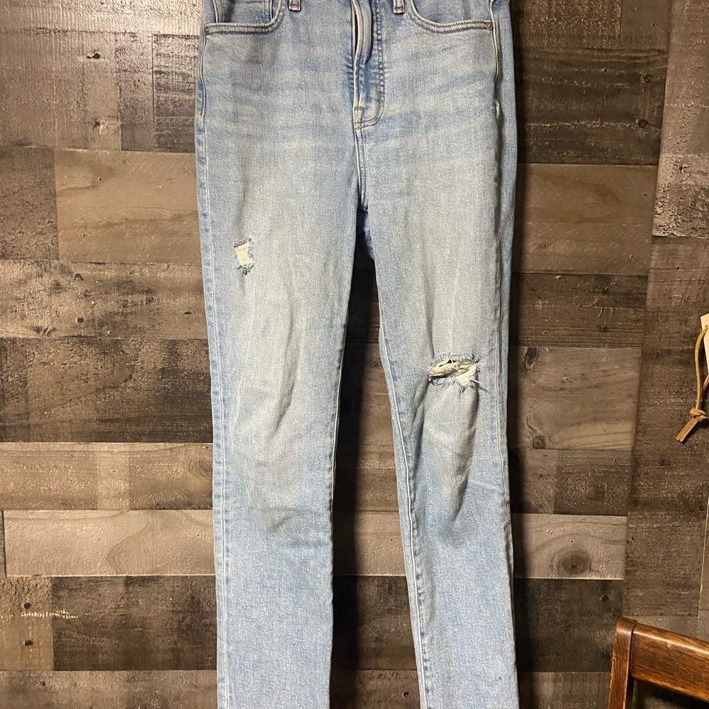 Madewell Light Blue Skinny Jeans with Knee Distress size 24 The Perfect Vintage